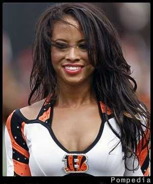 File:Cincinnati Bengals Maria Swafford 2010 Y2.jpg
